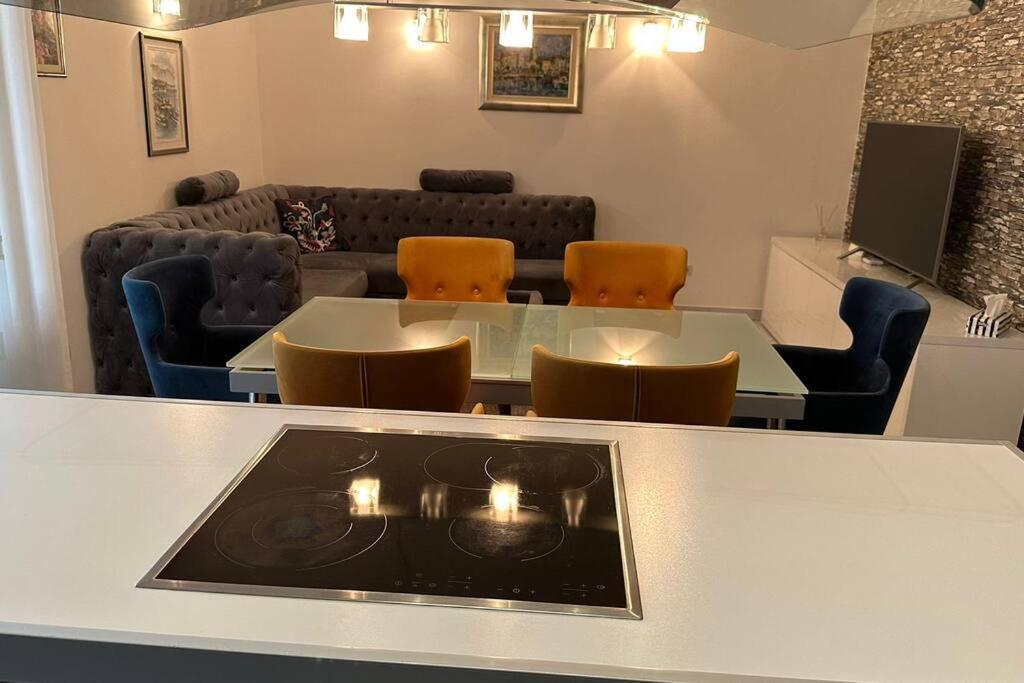 Apartment With Big Terrace Leon 斯普利特 外观 照片